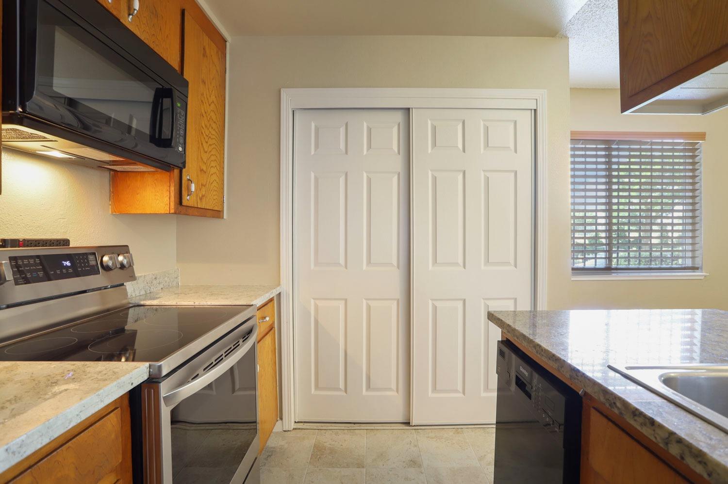 Detail Gallery Image 11 of 24 For 2931 Monte Diablo Ave #1,  Stockton,  CA 95203 - 2 Beds | 1 Baths