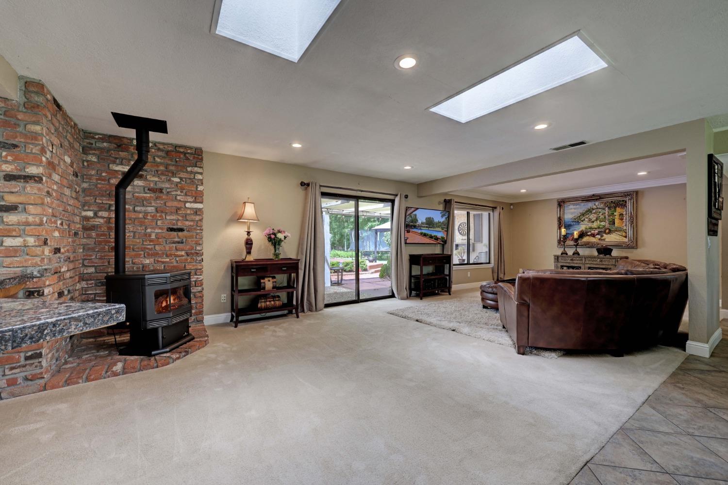 Detail Gallery Image 15 of 79 For 7460 Itchy Acres, Granite Bay,  CA 95746 - 4 Beds | 2/1 Baths