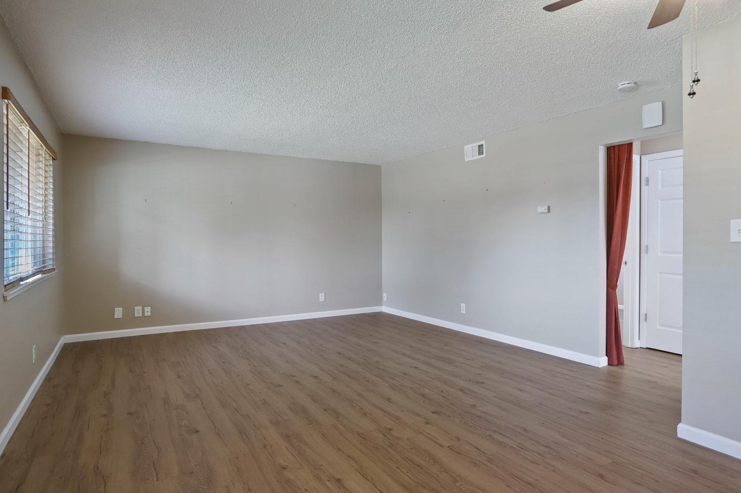 Detail Gallery Image 4 of 24 For 2931 Monte Diablo Ave #1,  Stockton,  CA 95203 - 2 Beds | 1 Baths