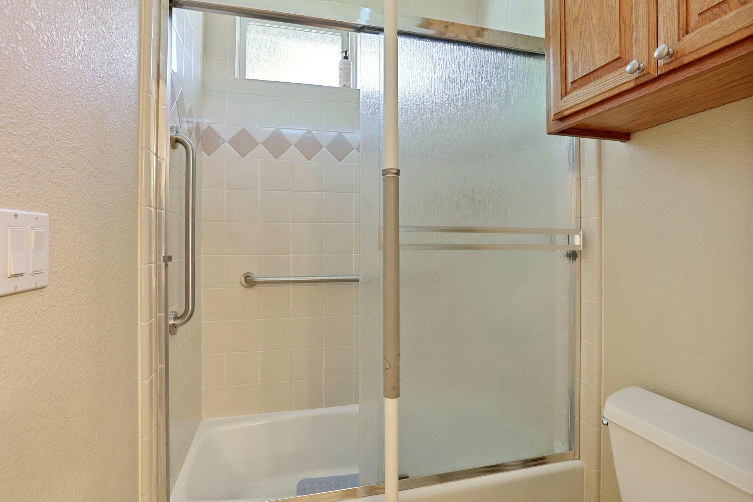 Detail Gallery Image 24 of 40 For 154 Sterling Grove Dr, Galt,  CA 95632 - 3 Beds | 2/1 Baths