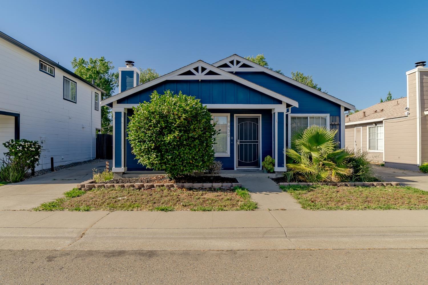 Detail Gallery Image 1 of 19 For 4439 Antelope Park Way, Antelope,  CA 95843 - 3 Beds | 2 Baths