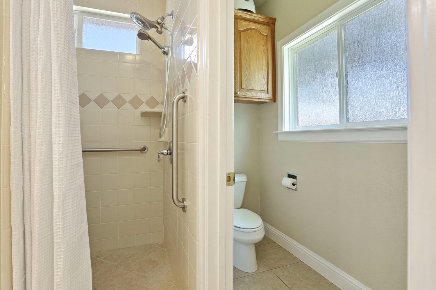 Detail Gallery Image 31 of 40 For 154 Sterling Grove Dr, Galt,  CA 95632 - 3 Beds | 2/1 Baths