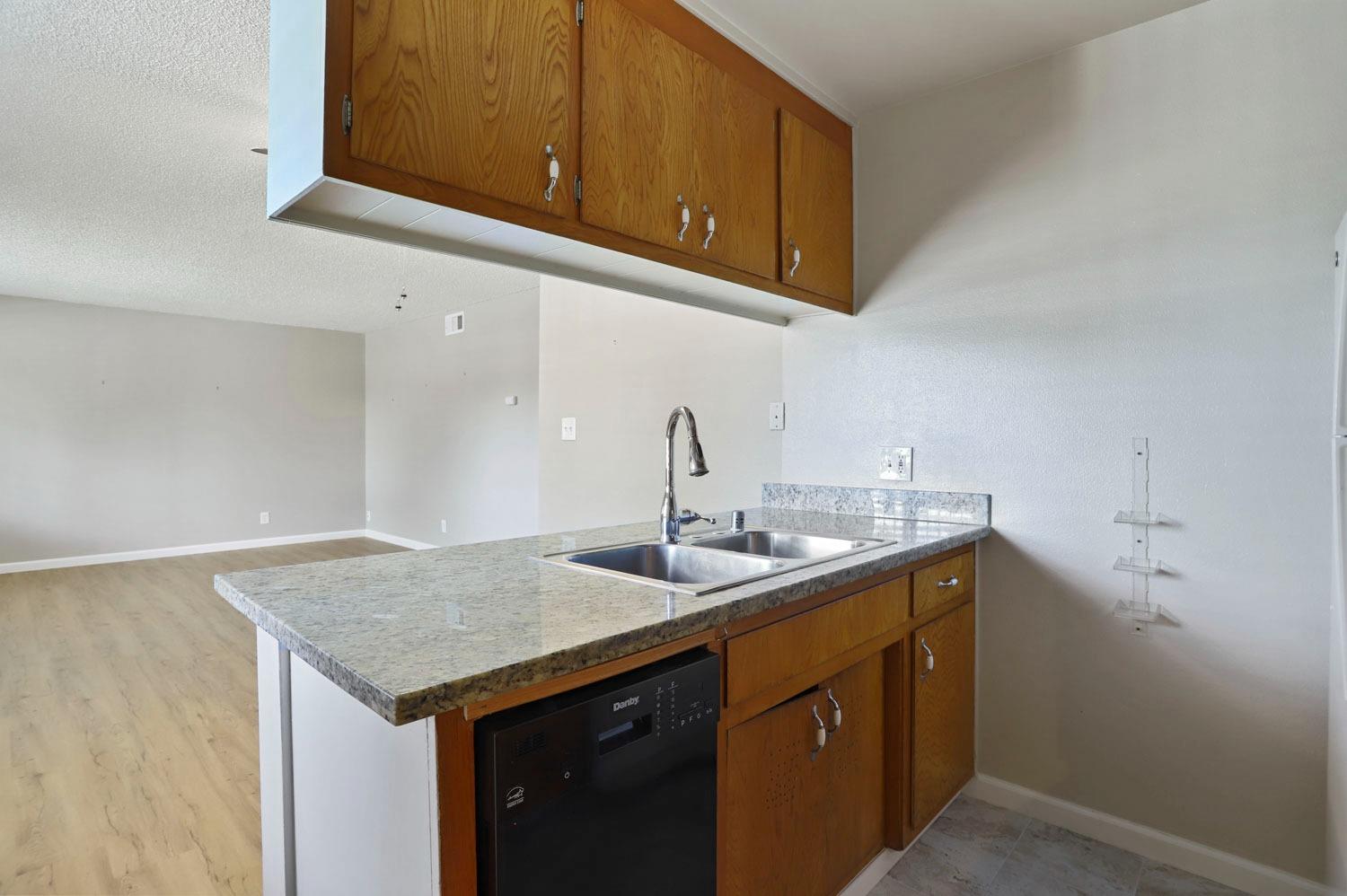 Detail Gallery Image 10 of 24 For 2931 Monte Diablo Ave #1,  Stockton,  CA 95203 - 2 Beds | 1 Baths