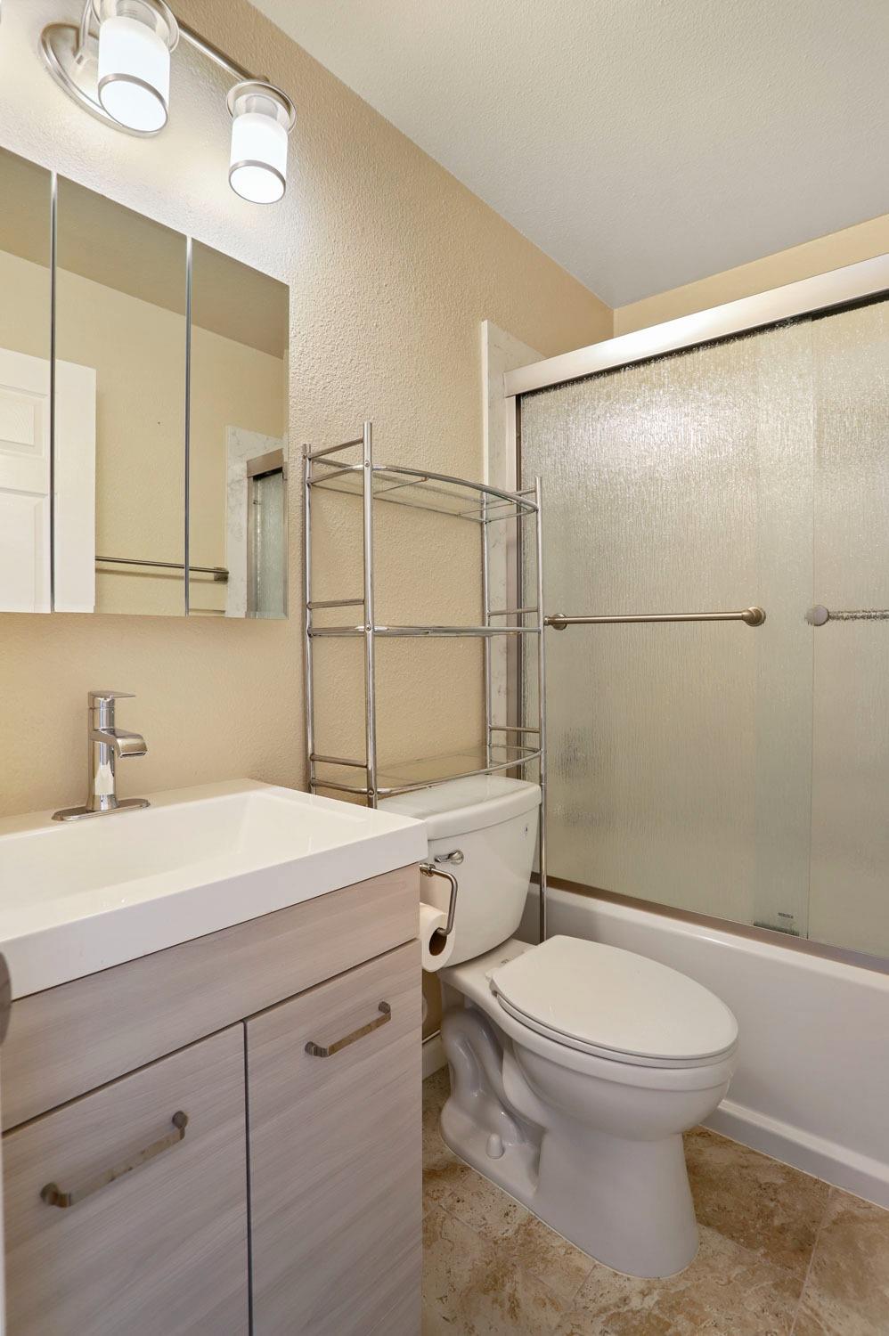 Detail Gallery Image 17 of 24 For 2931 Monte Diablo Ave #1,  Stockton,  CA 95203 - 2 Beds | 1 Baths
