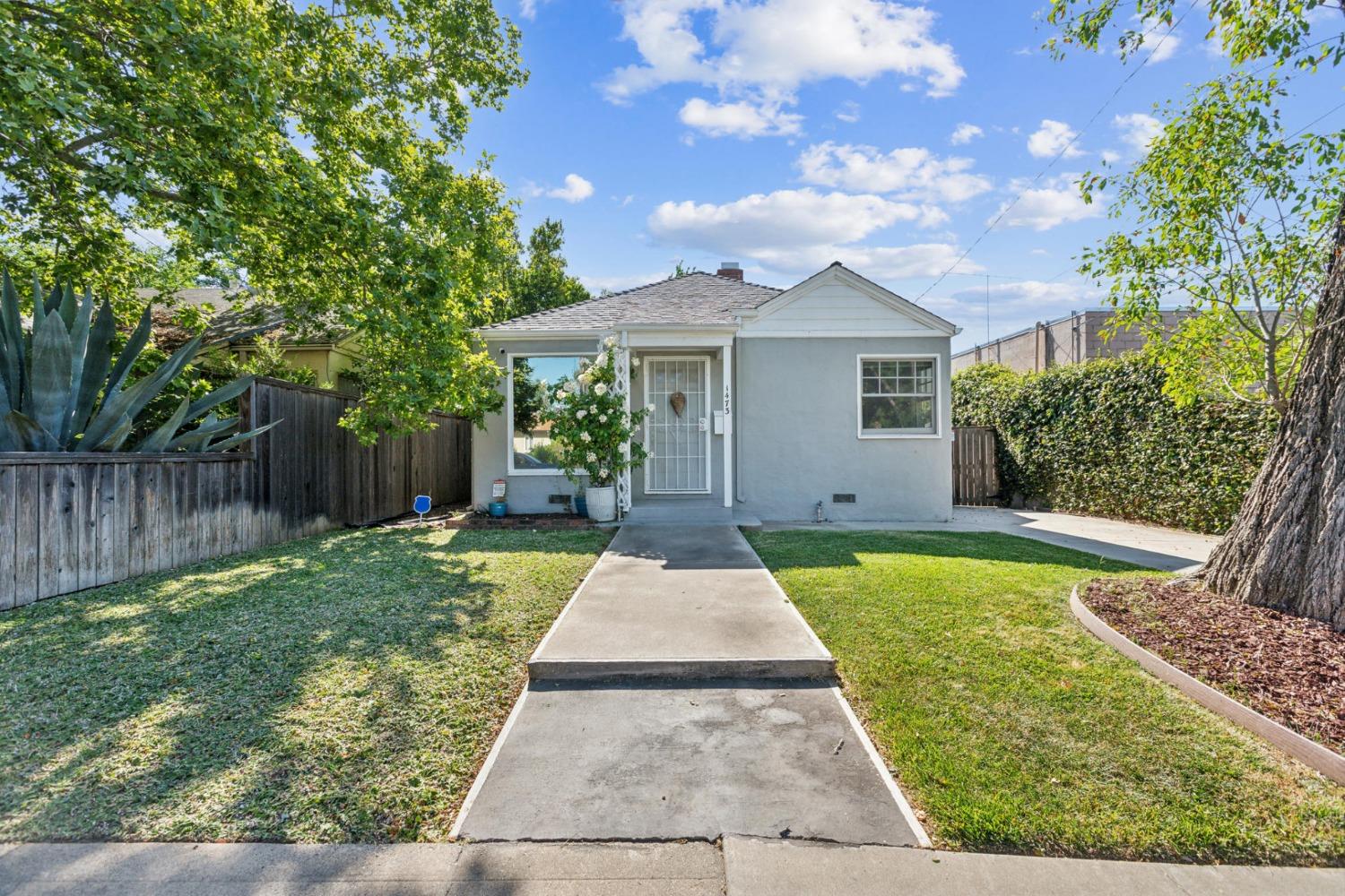 Detail Gallery Image 1 of 1 For 1473 51st St, Sacramento,  CA 95819 - 2 Beds | 1 Baths