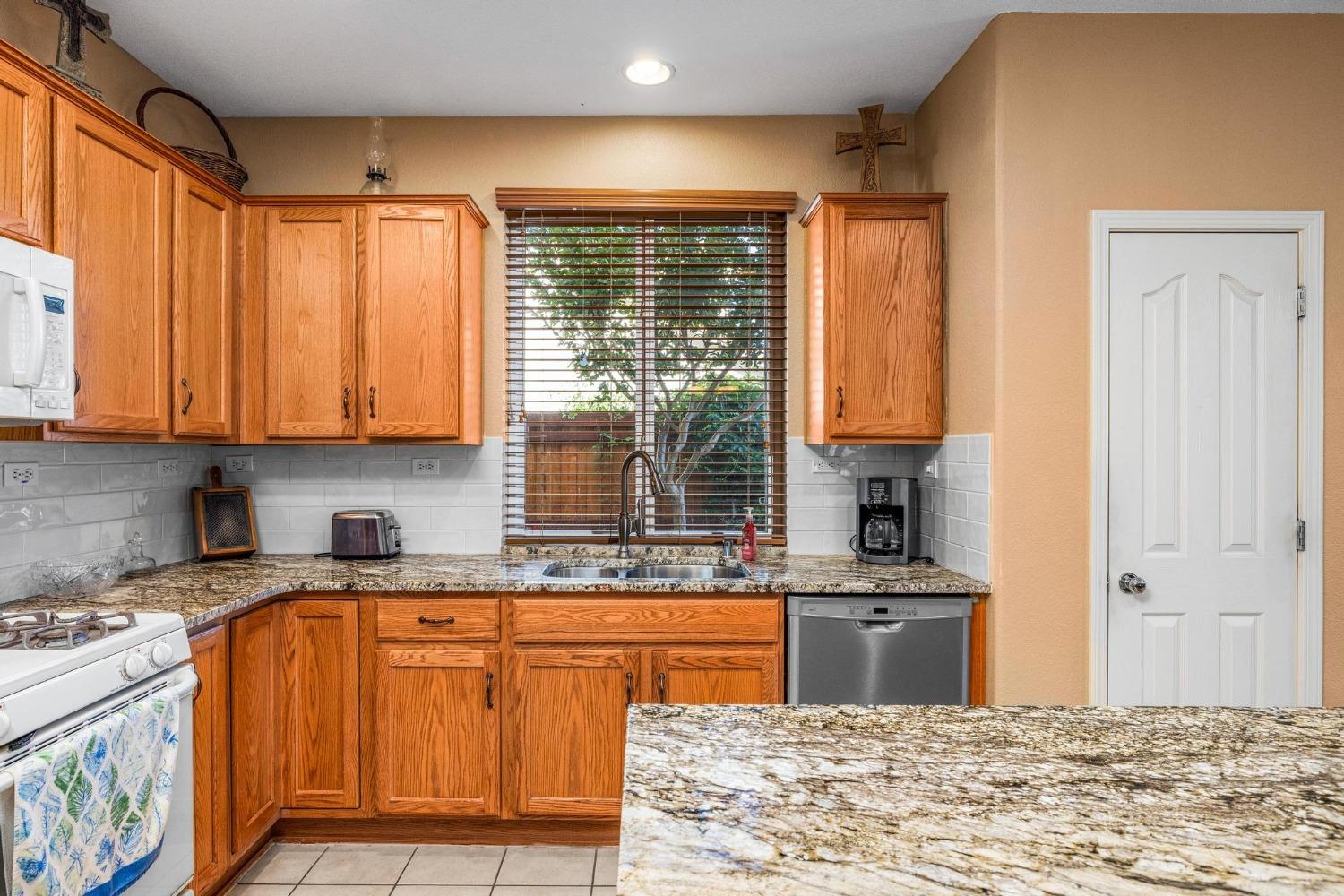 Detail Gallery Image 16 of 40 For 1725 White Mallard Ct, Gridley,  CA 95948 - 4 Beds | 2 Baths