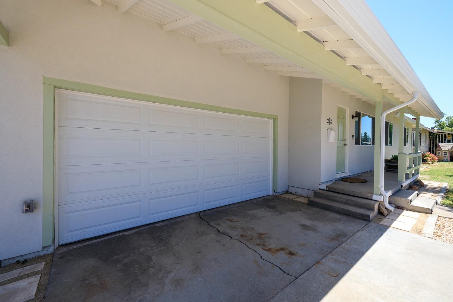 Detail Gallery Image 5 of 42 For 2012 Aloha Way, Modesto,  CA 95350 - 3 Beds | 1 Baths