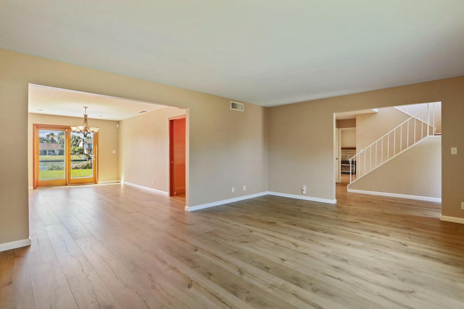 Detail Gallery Image 11 of 60 For 3710 S Portsmouth Cir, Stockton,  CA 95219 - 4 Beds | 2/1 Baths