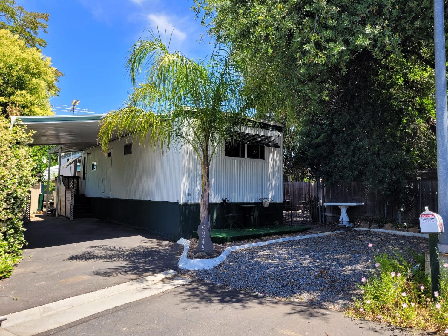 Detail Gallery Image 1 of 1 For 5248 Brook Park Ln, Sacramento,  CA 95841 - 2 Beds | 1/1 Baths