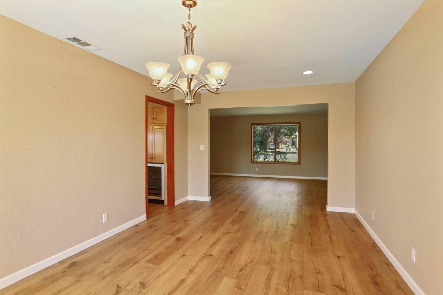 Detail Gallery Image 15 of 60 For 3710 S Portsmouth Cir, Stockton,  CA 95219 - 4 Beds | 2/1 Baths