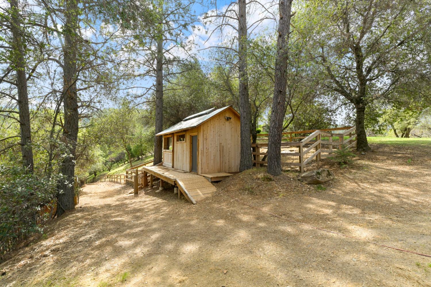 Detail Gallery Image 41 of 69 For 12585 Rock Creek Rd, Placerville,  CA 95667 - 4 Beds | 3 Baths