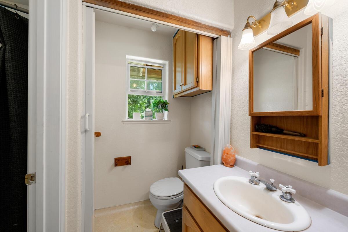 Detail Gallery Image 25 of 76 For 7903 Mount Aukum Rd, Somerset,  CA 95684 - 3 Beds | 2/1 Baths