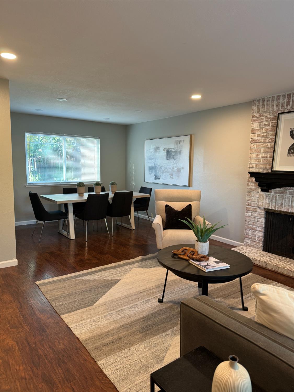 Detail Gallery Image 6 of 28 For 4825 Rockland Way, Fair Oaks,  CA 95628 - 4 Beds | 2/1 Baths