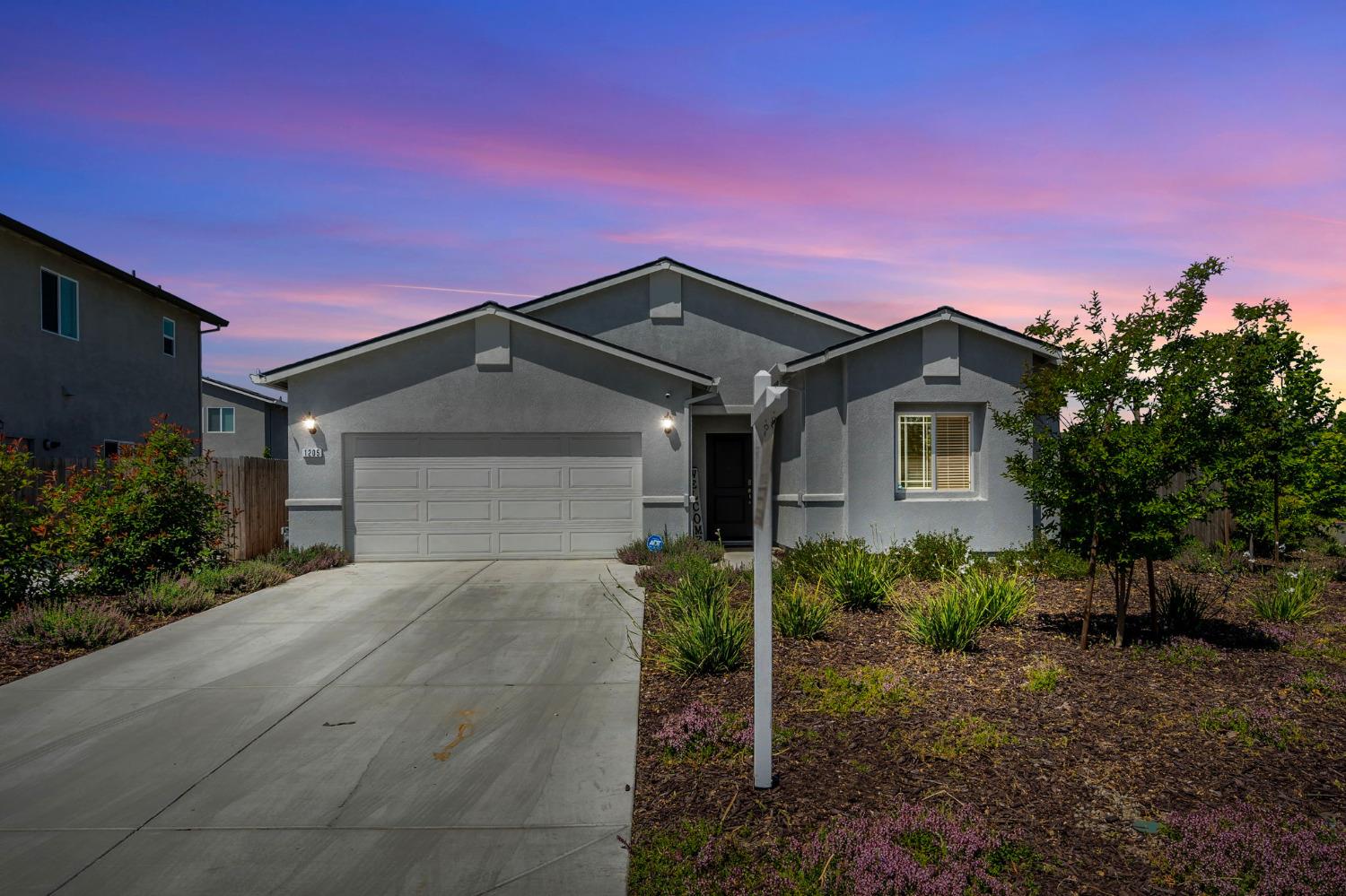 Detail Gallery Image 1 of 1 For 1205 S Peregrine Ct, Stockton,  CA 95215 - 3 Beds | 2 Baths