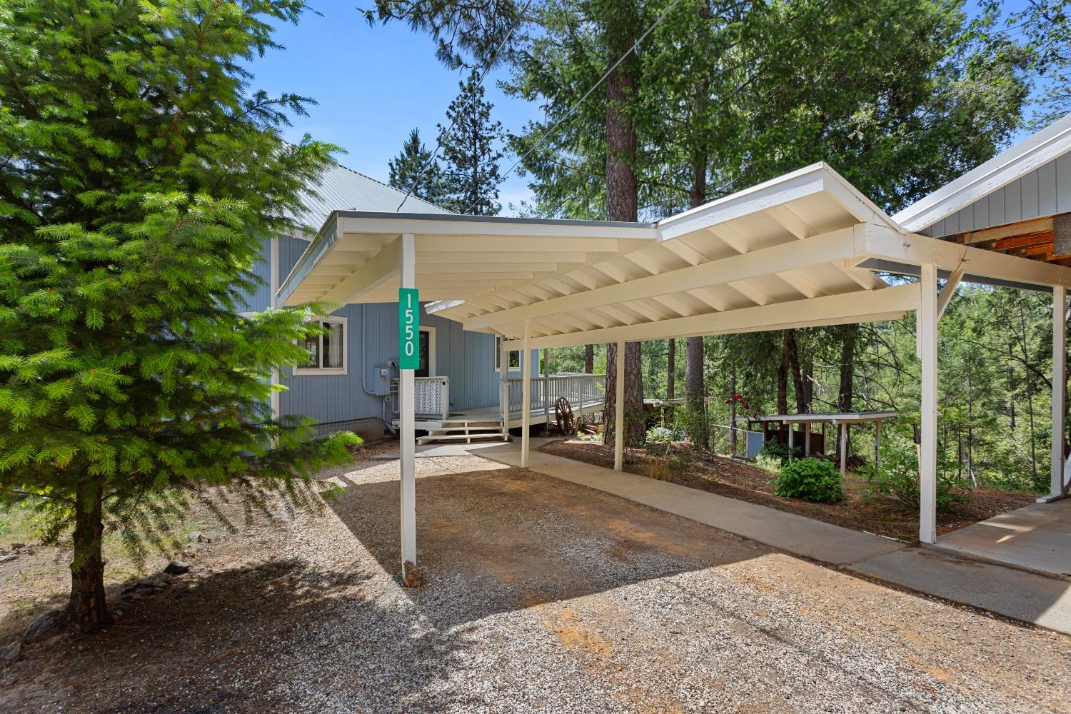 Detail Gallery Image 9 of 40 For 1550 Garrett Rd, Gold Run,  CA 95717 - 2 Beds | 2 Baths