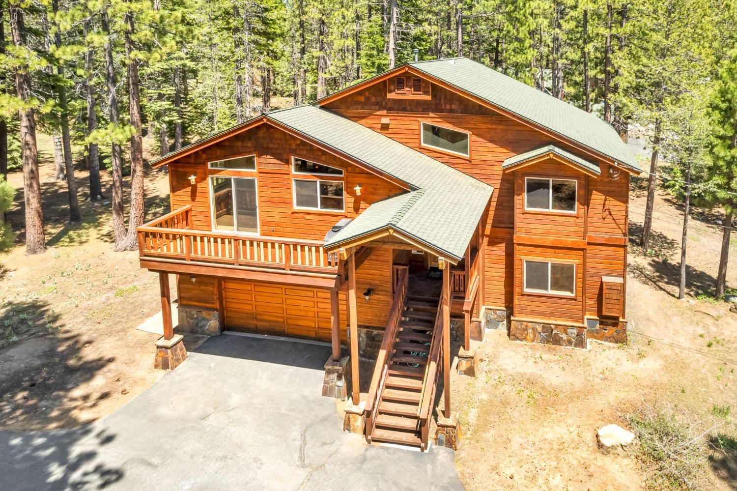 Detail Gallery Image 7 of 98 For 13940 Tyrol Rd, Truckee,  CA 96161 - 4 Beds | 3/1 Baths