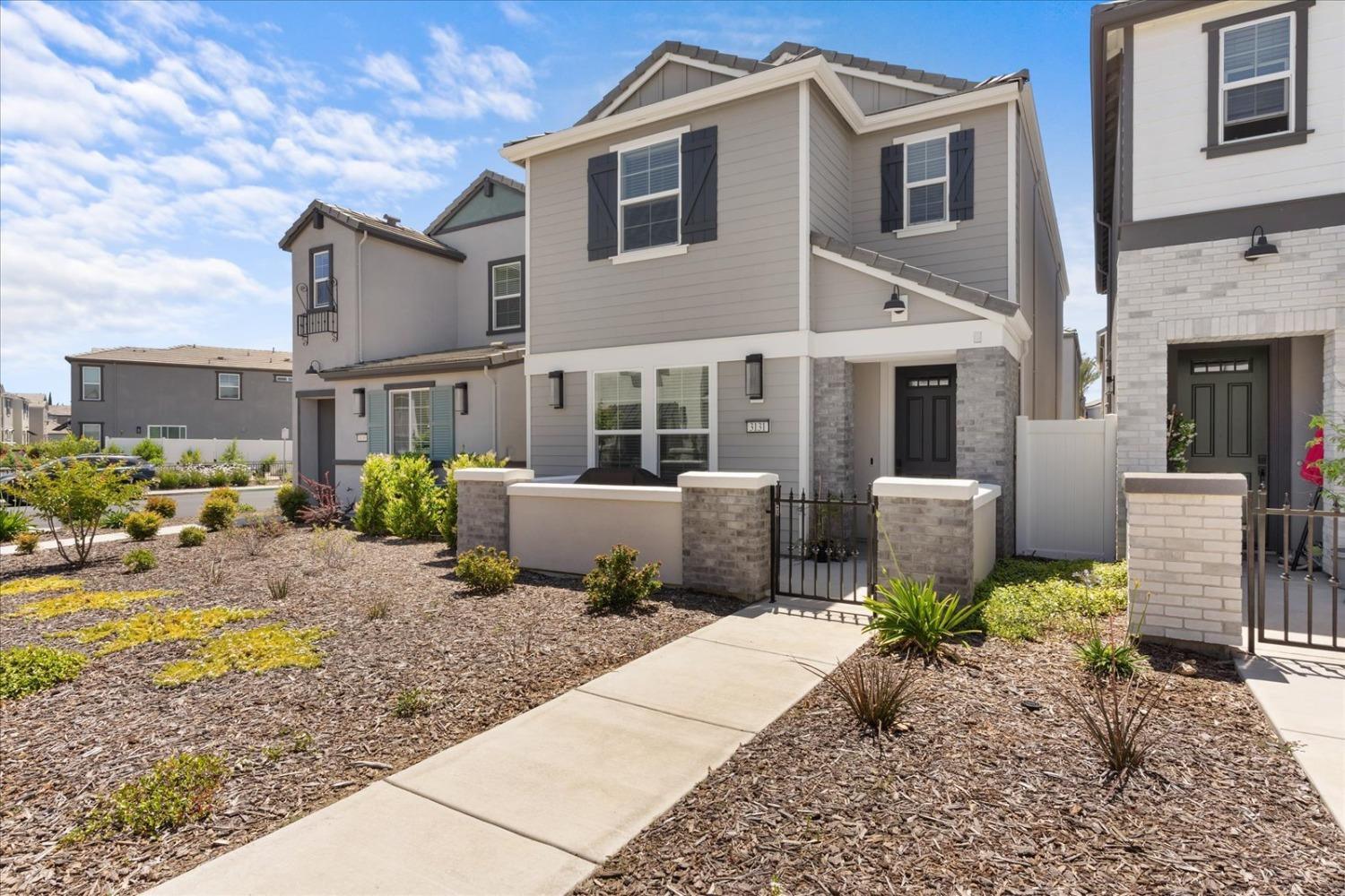 Detail Gallery Image 1 of 1 For 3131 Dove Ct, West Sacramento,  CA 95691 - 3 Beds | 2/1 Baths