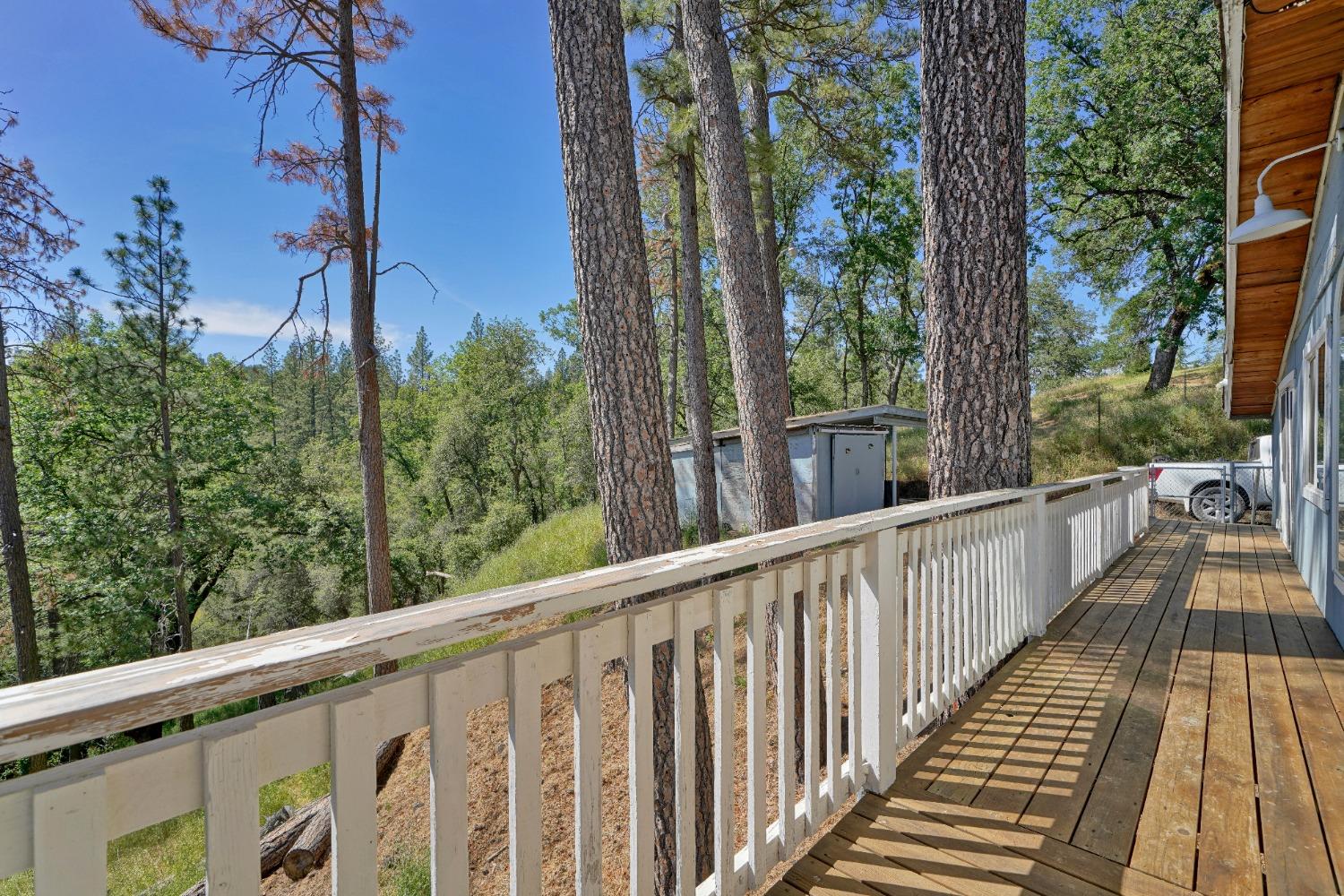 Detail Gallery Image 19 of 42 For 2525 Indian Wells Rd, Placerville,  CA 95667 - 3 Beds | 3 Baths