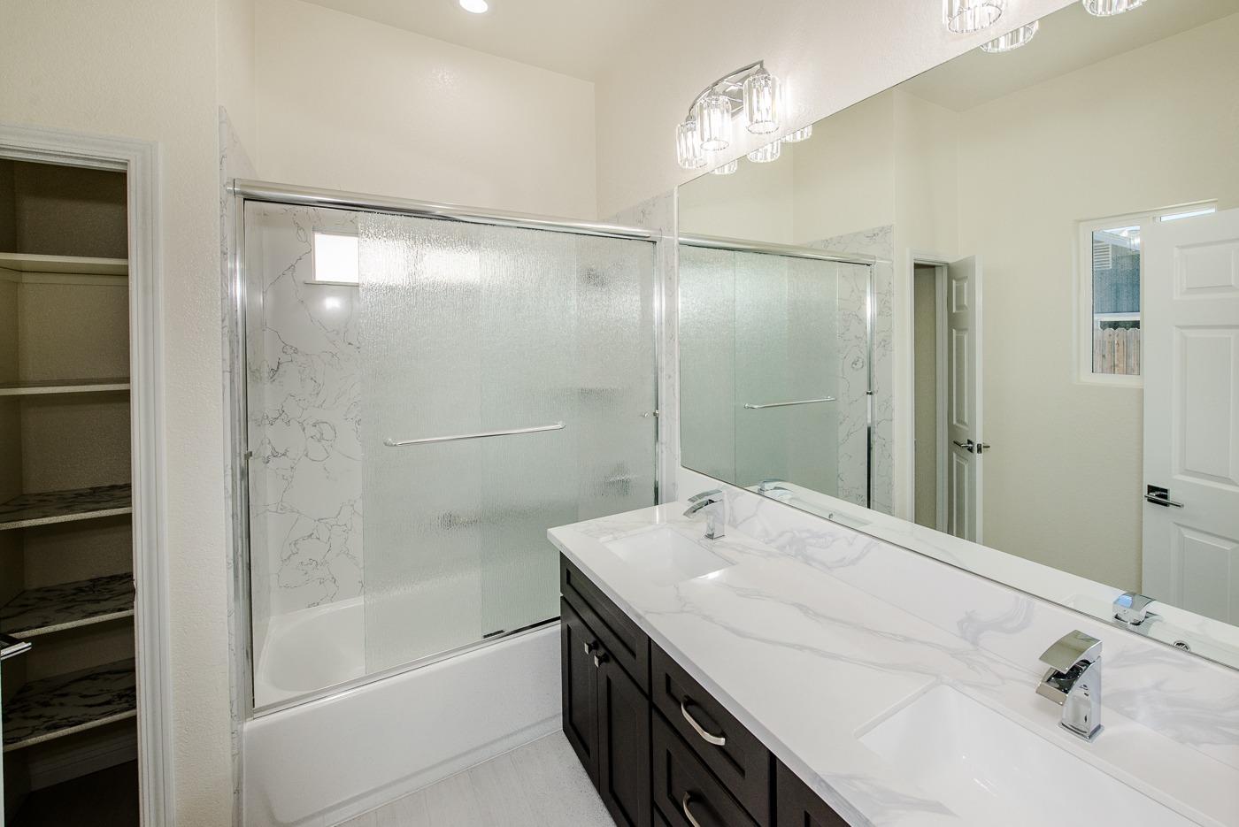 Detail Gallery Image 19 of 37 For 1535 Hutchison Valley Dr, Woodland,  CA 95776 - 3 Beds | 2 Baths