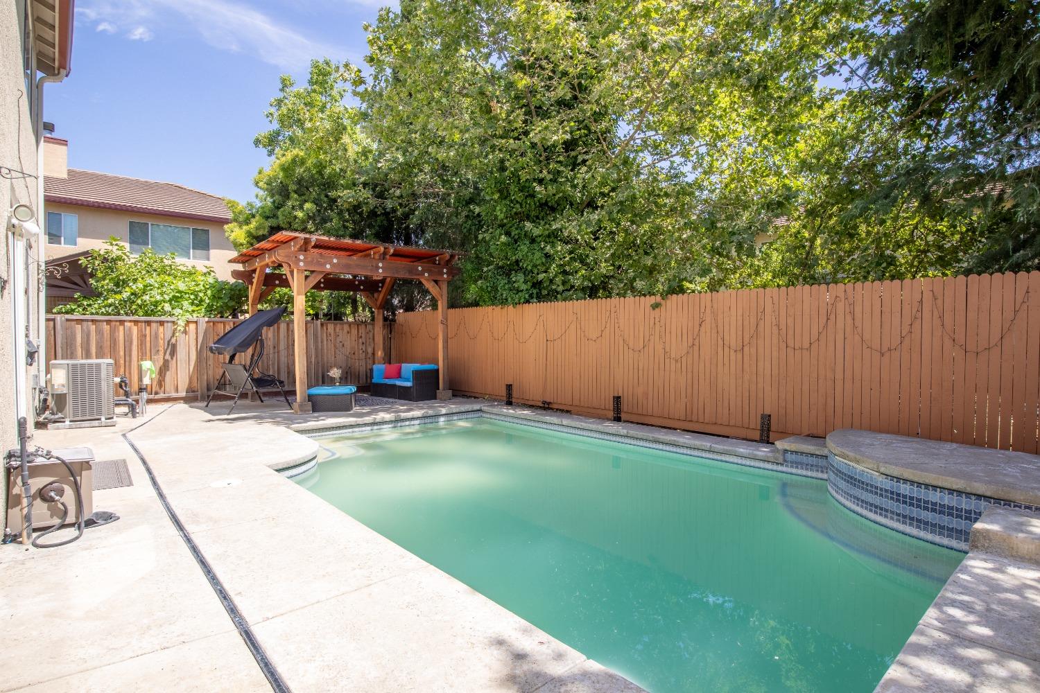 Detail Gallery Image 11 of 42 For 6520 Barnwood Ct, Citrus Heights,  CA 95621 - 4 Beds | 2/1 Baths