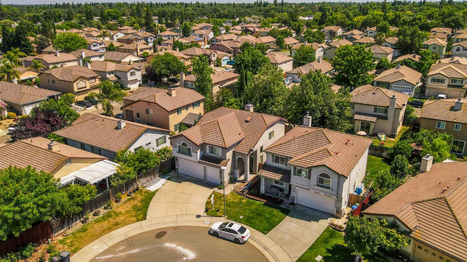 Detail Gallery Image 4 of 42 For 6520 Barnwood Ct, Citrus Heights,  CA 95621 - 4 Beds | 2/1 Baths