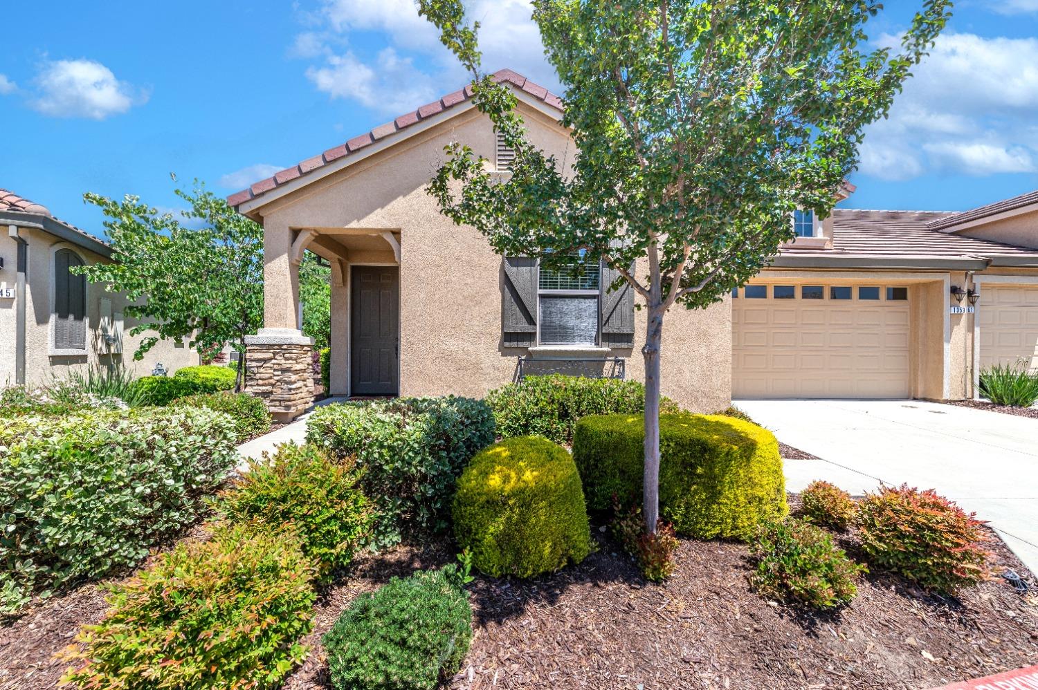 Detail Gallery Image 1 of 27 For 1353 Volonne Dr, Roseville,  CA 95747 - 2 Beds | 2 Baths