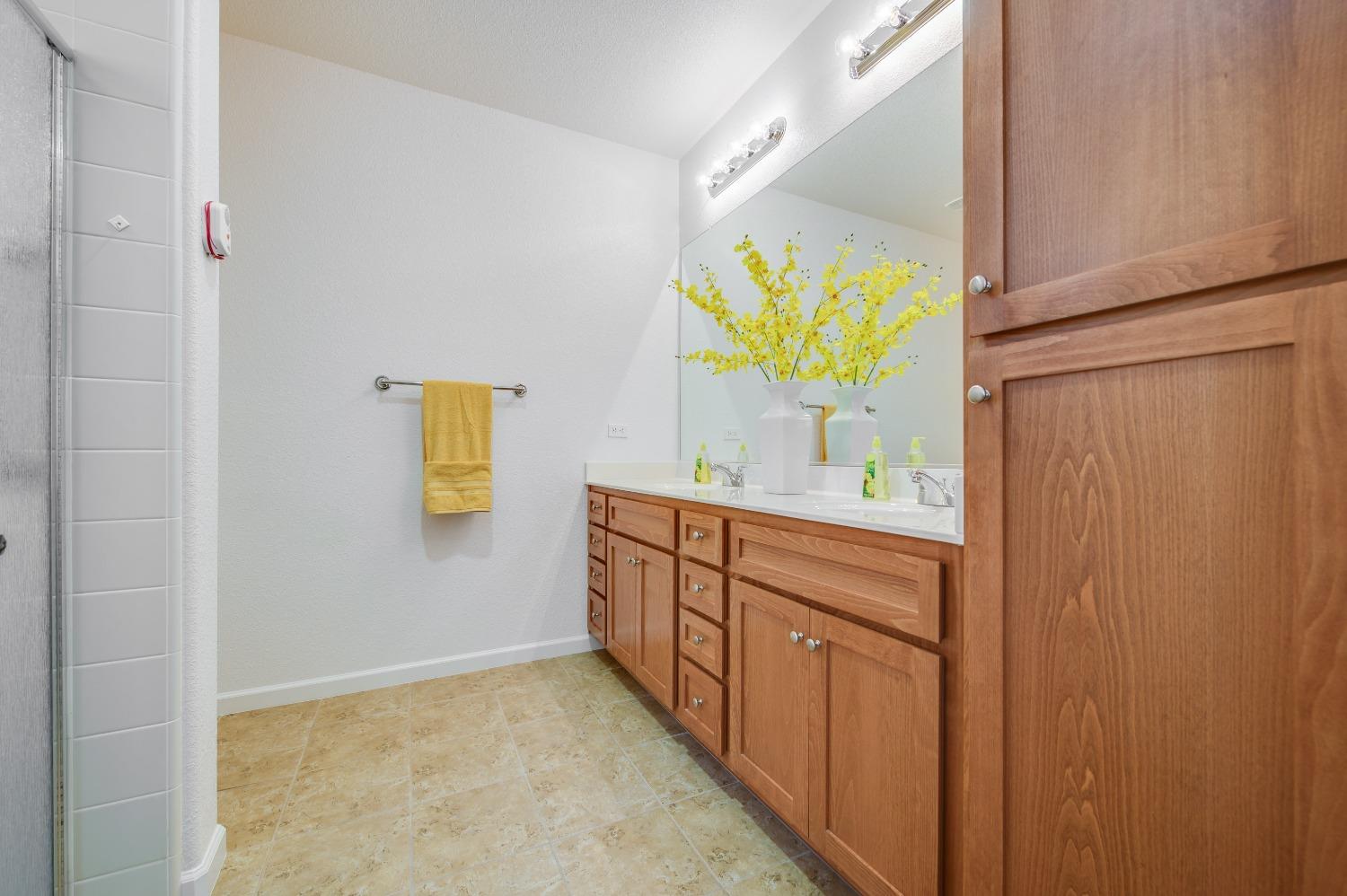 Detail Gallery Image 16 of 27 For 1353 Volonne Dr, Roseville,  CA 95747 - 2 Beds | 2 Baths