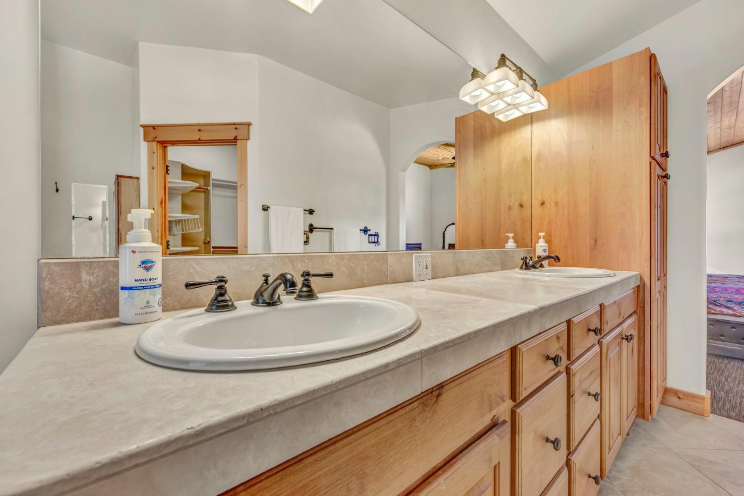 Detail Gallery Image 35 of 98 For 13940 Tyrol Rd, Truckee,  CA 96161 - 4 Beds | 3/1 Baths