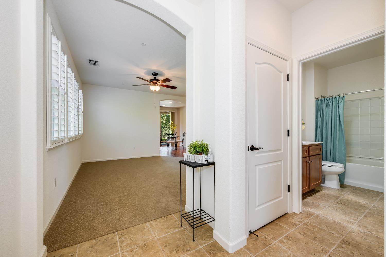 Detail Gallery Image 6 of 27 For 1353 Volonne Dr, Roseville,  CA 95747 - 2 Beds | 2 Baths