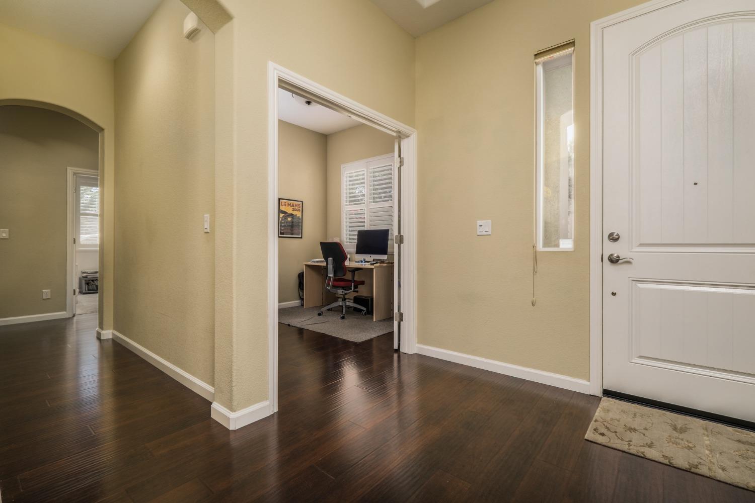 Lido Isle Lane, Sacramento, CA, 95831-5838