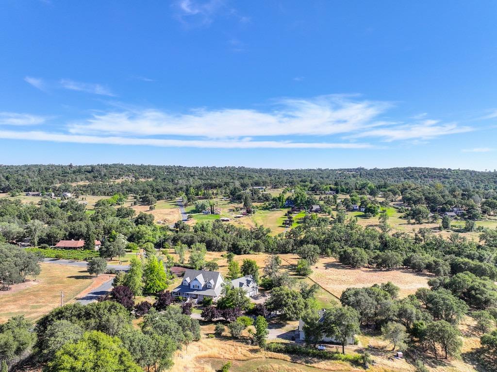 Detail Gallery Image 4 of 72 For 4609 N Creekhaven Rd, Auburn,  CA 95602 - 4 Beds | 2/2 Baths