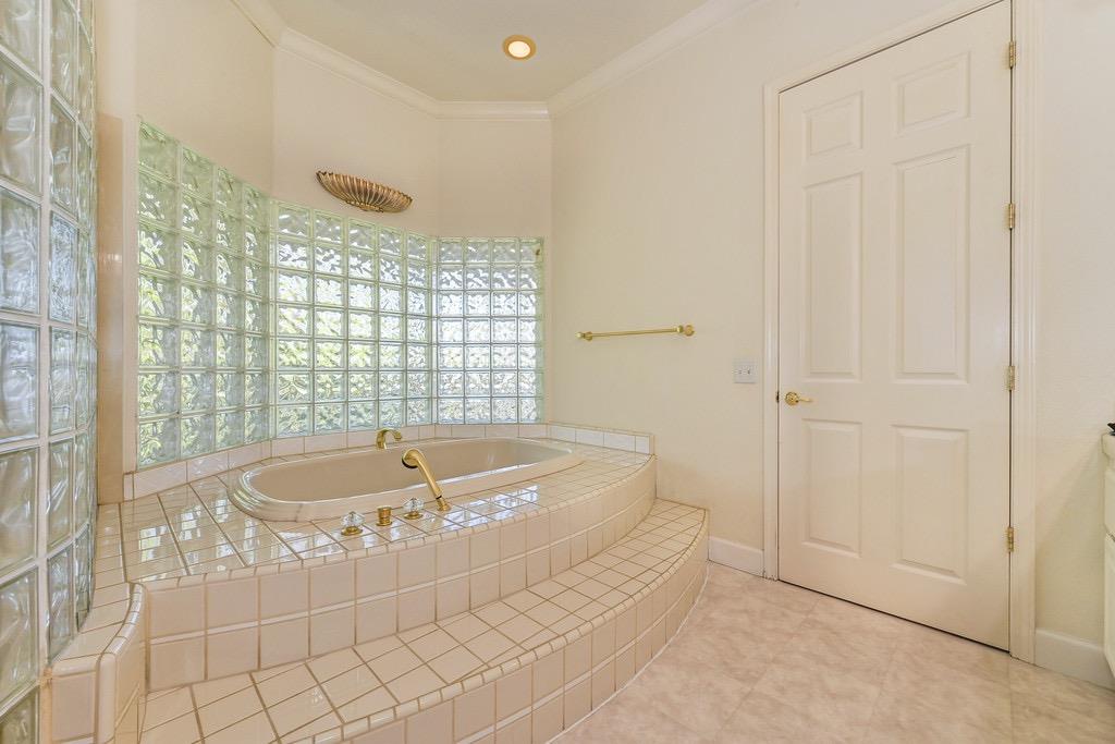 Detail Gallery Image 34 of 72 For 4609 N Creekhaven Rd, Auburn,  CA 95602 - 4 Beds | 2/2 Baths