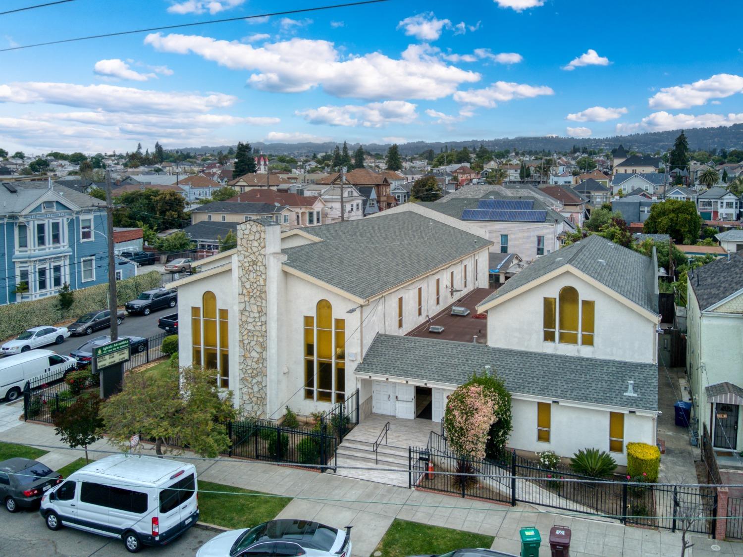 Detail Gallery Image 2 of 66 For 2410 E 15th St, Oakland,  CA 94601 - – Beds | – Baths