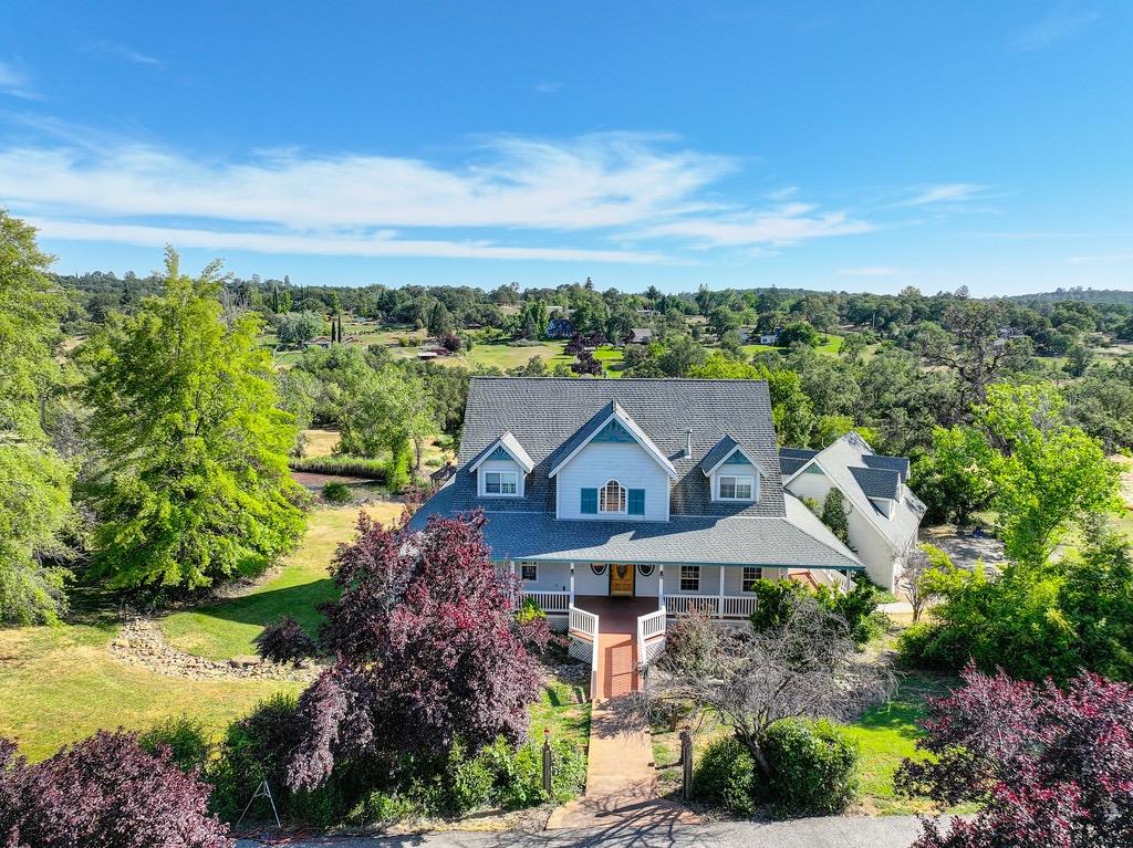 Detail Gallery Image 1 of 72 For 4609 N Creekhaven Rd, Auburn,  CA 95602 - 4 Beds | 2/2 Baths