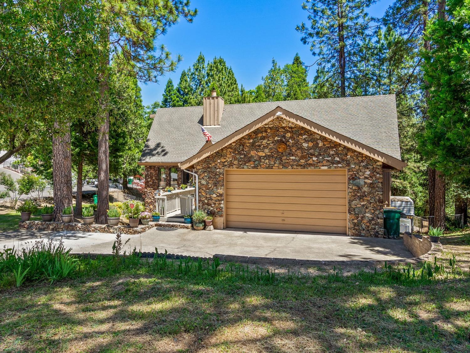 Detail Gallery Image 9 of 49 For 2769 Boardwalk St, Placerville,  CA 95667 - 5 Beds | 2/1 Baths