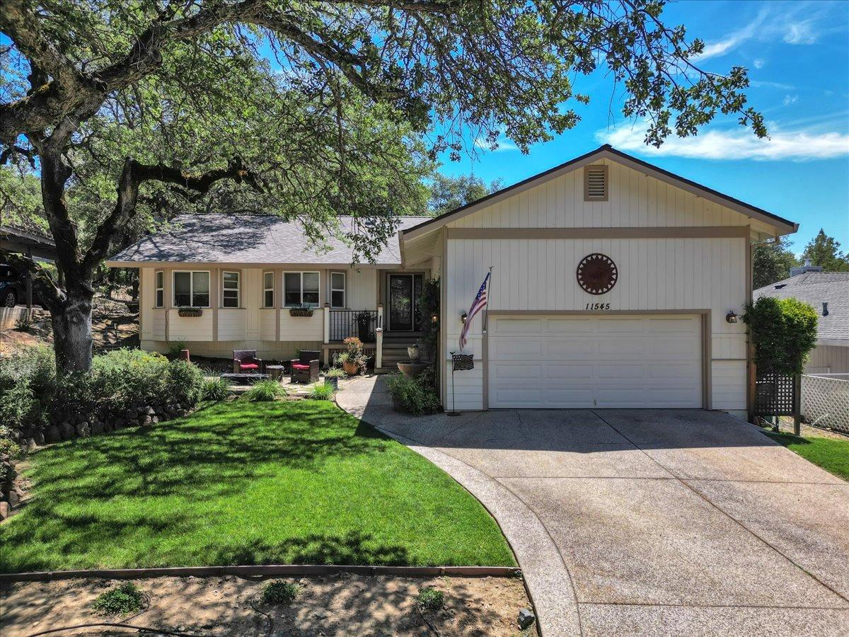 Detail Gallery Image 1 of 80 For 11545 Sandpiper Way, Penn Valley,  CA 95946 - 3 Beds | 2 Baths