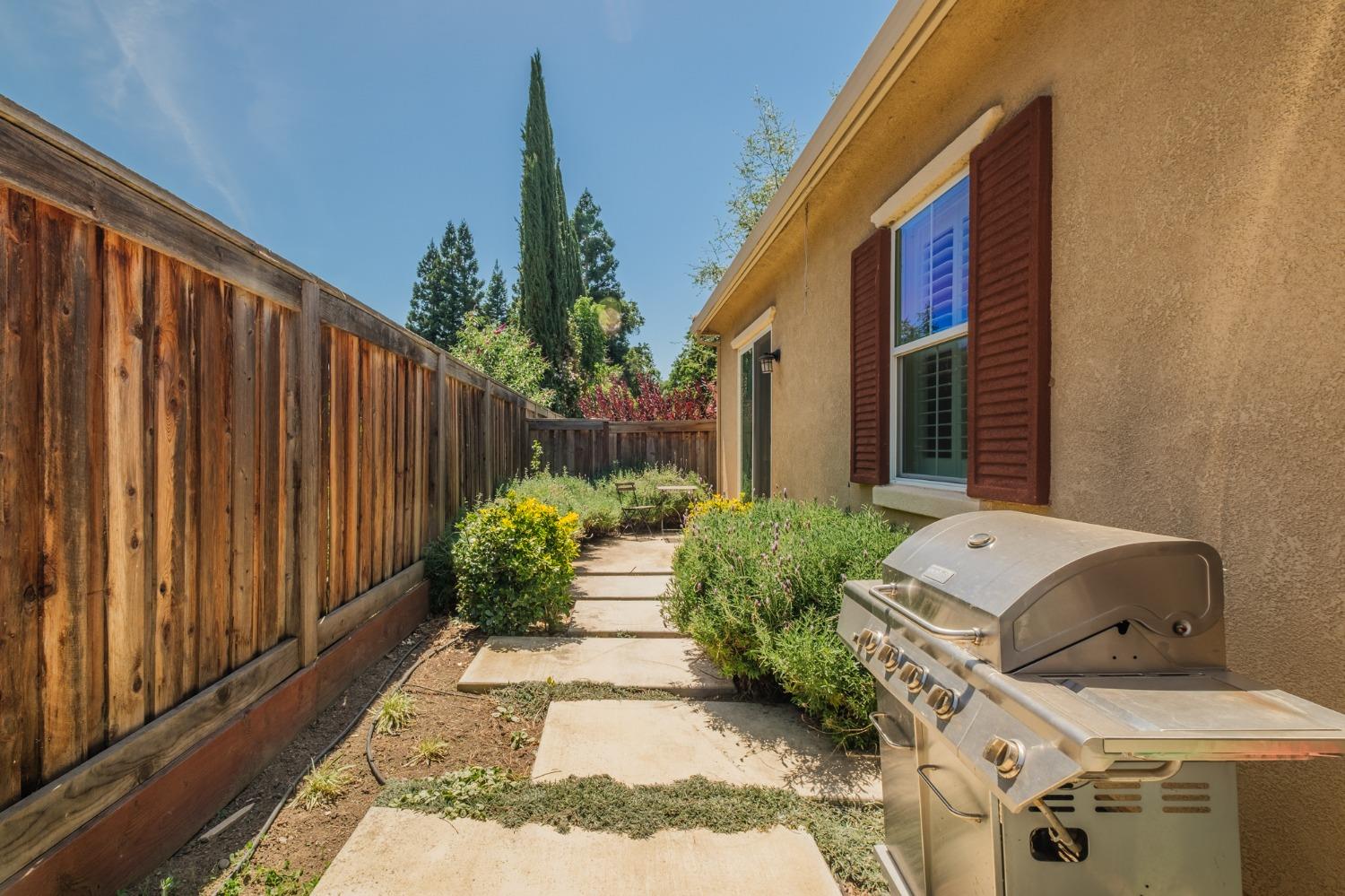 Lido Isle Lane, Sacramento, CA, 95831-5838