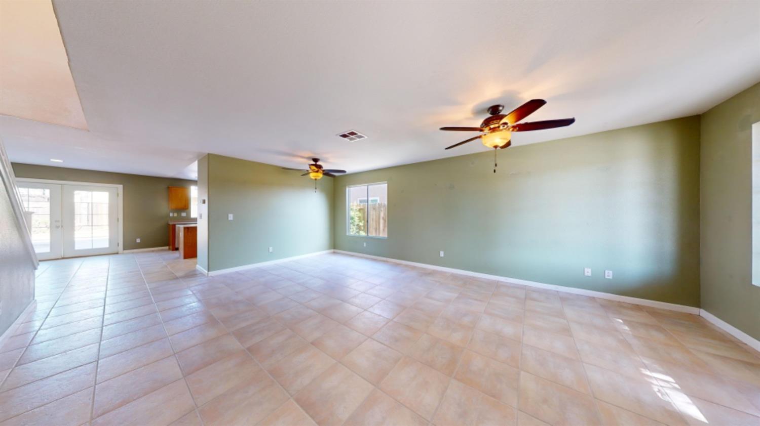 Detail Gallery Image 9 of 55 For 1170 S Highland Ave, Ripon,  CA 95366 - 4 Beds | 2/1 Baths