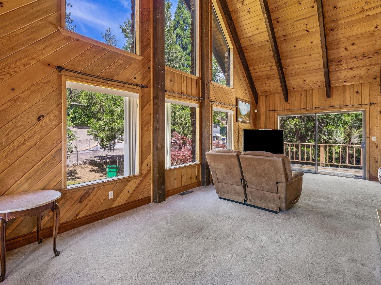 Detail Gallery Image 12 of 49 For 2769 Boardwalk St, Placerville,  CA 95667 - 5 Beds | 2/1 Baths