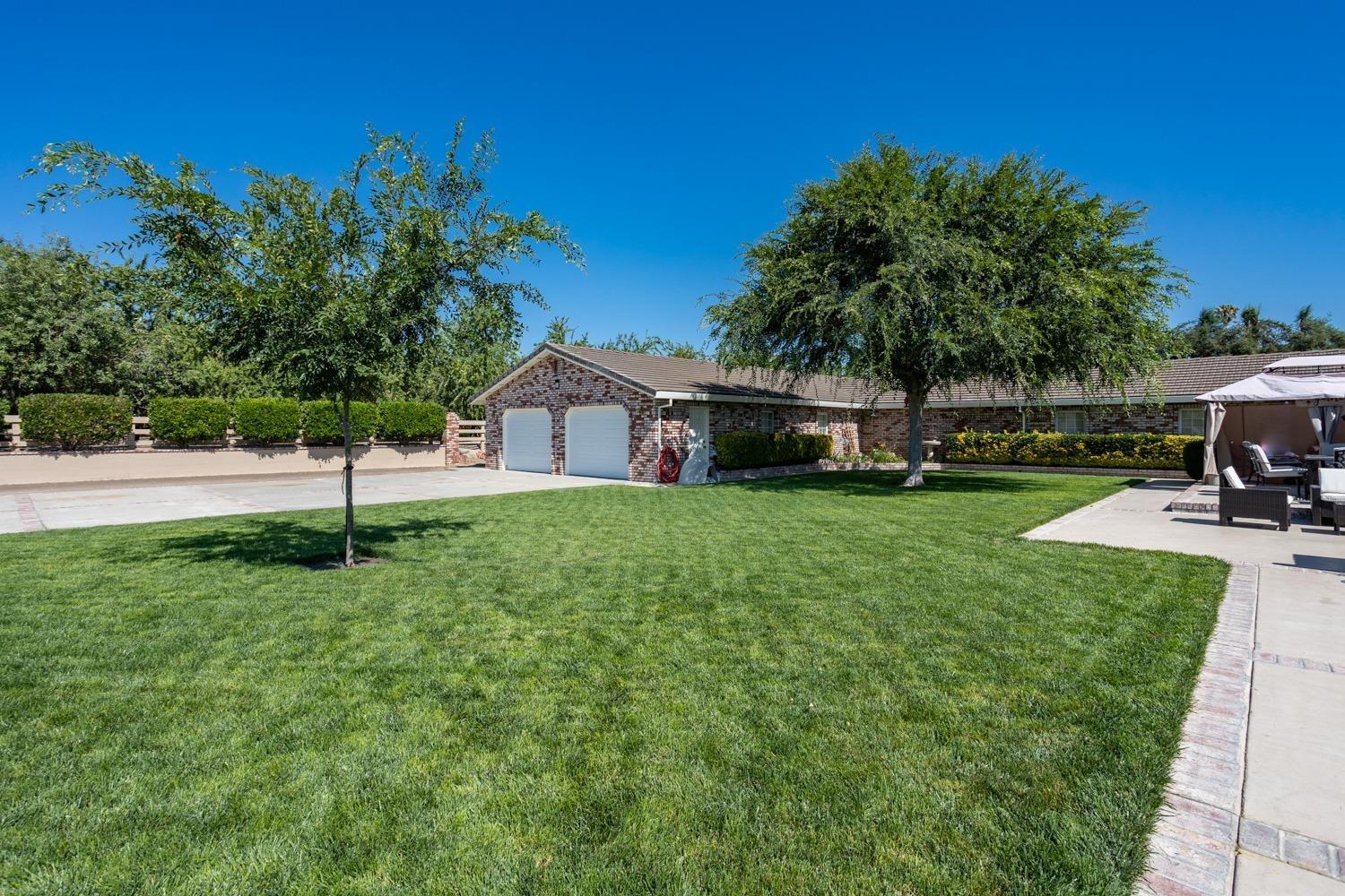 Detail Gallery Image 11 of 41 For 16093 Prescott Rd, Manteca,  CA 95336 - 3 Beds | 3 Baths