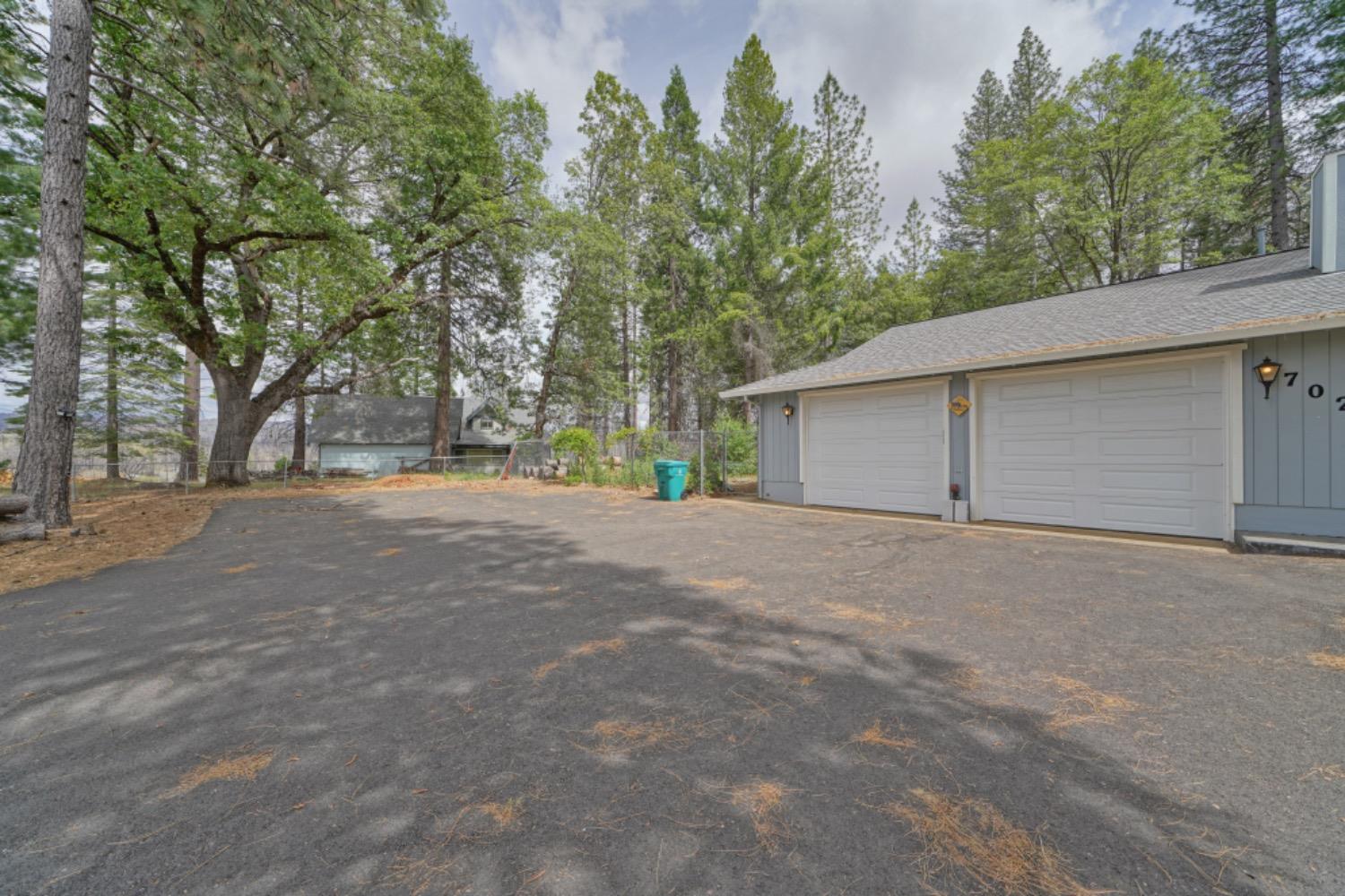 Detail Gallery Image 4 of 38 For 7028 Sugar Pine Dr, Grizzly Flats,  CA 95636 - 3 Beds | 2 Baths