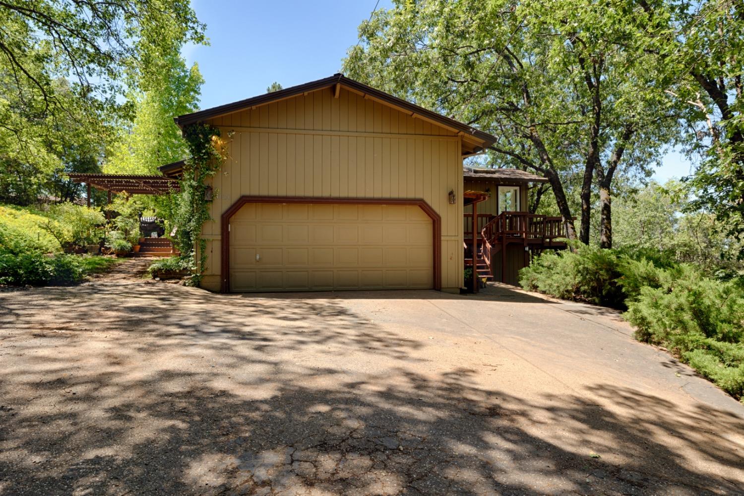 Detail Gallery Image 6 of 44 For 19650 Placer Hills Rd, Colfax,  CA 95713 - 3 Beds | 2 Baths