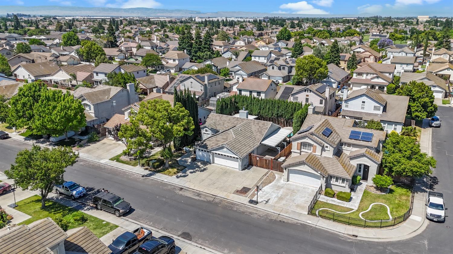 Detail Gallery Image 19 of 20 For 1947 Hyde Park Ln, Manteca,  CA 95336 - 3 Beds | 2 Baths