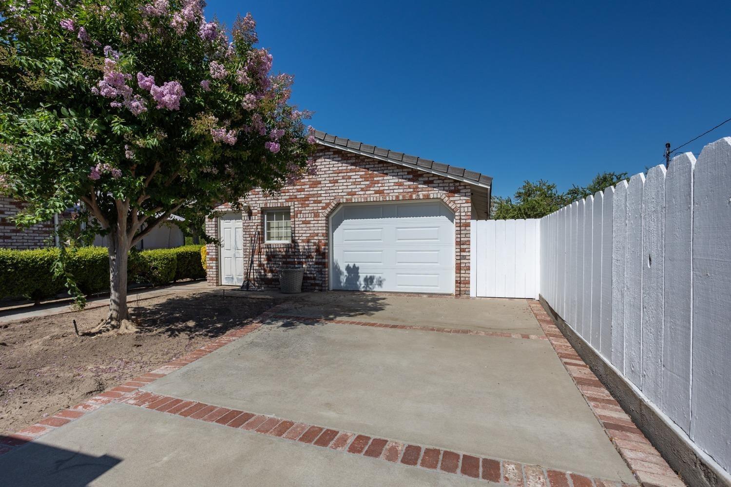 Detail Gallery Image 8 of 41 For 16093 Prescott Rd, Manteca,  CA 95336 - 3 Beds | 3 Baths