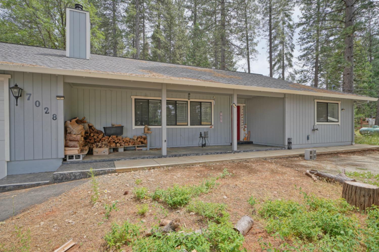 Detail Gallery Image 3 of 38 For 7028 Sugar Pine Dr, Grizzly Flats,  CA 95636 - 3 Beds | 2 Baths