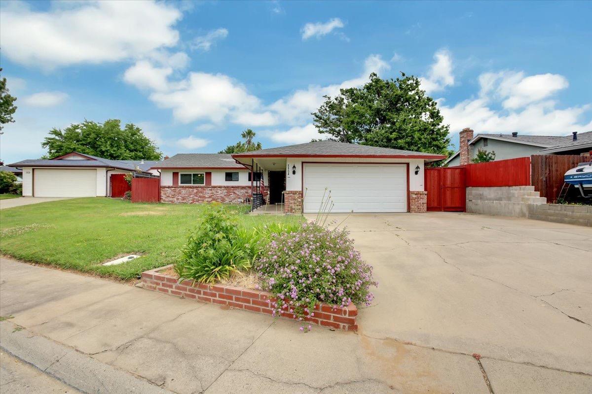 Detail Gallery Image 1 of 1 For 5904 York Glen Way, Sacramento,  CA 95842 - 3 Beds | 2 Baths