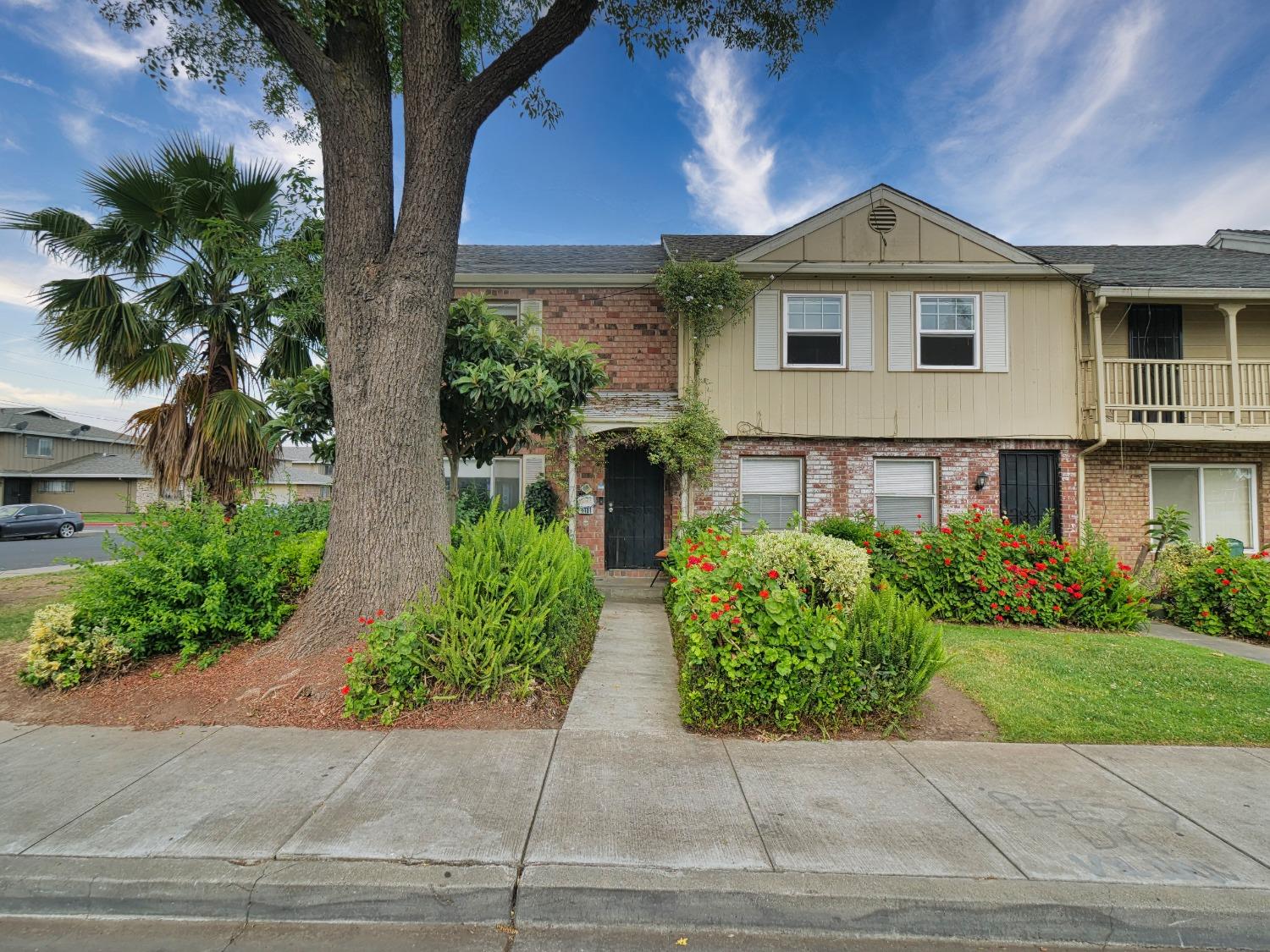 Detail Gallery Image 1 of 19 For 4401 Townehome Dr, Stockton,  CA 95207 - 3 Beds | 1/1 Baths