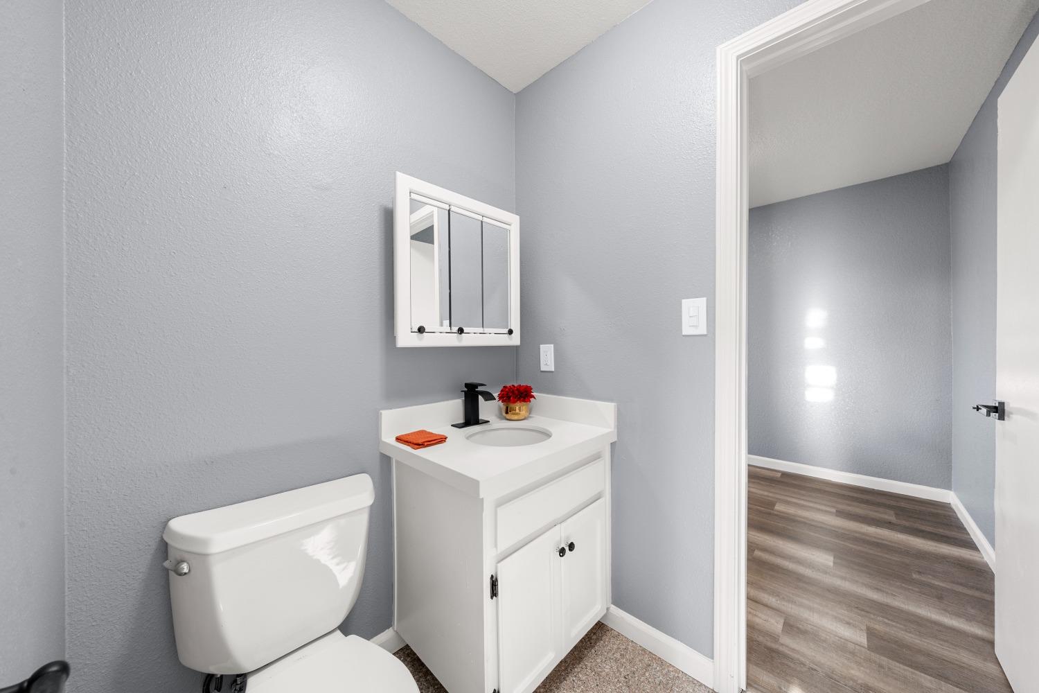 Detail Gallery Image 20 of 41 For 640 Kanaka Valley, Rescue,  CA 95672 - 3 Beds | 2/1 Baths