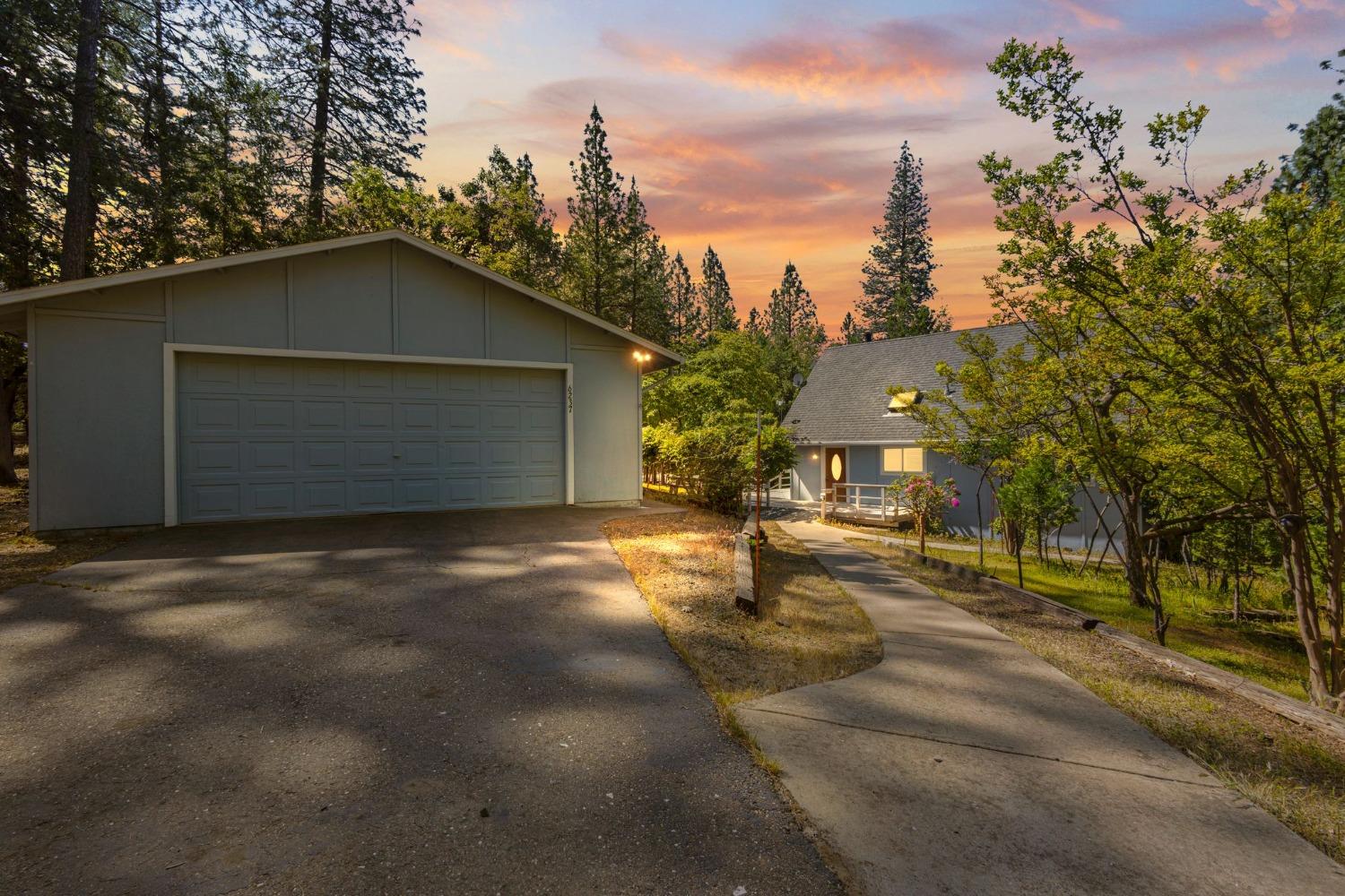 Detail Gallery Image 1 of 1 For 6237 Red Robin Rd, Placerville,  CA 95667 - 2 Beds | 3/1 Baths