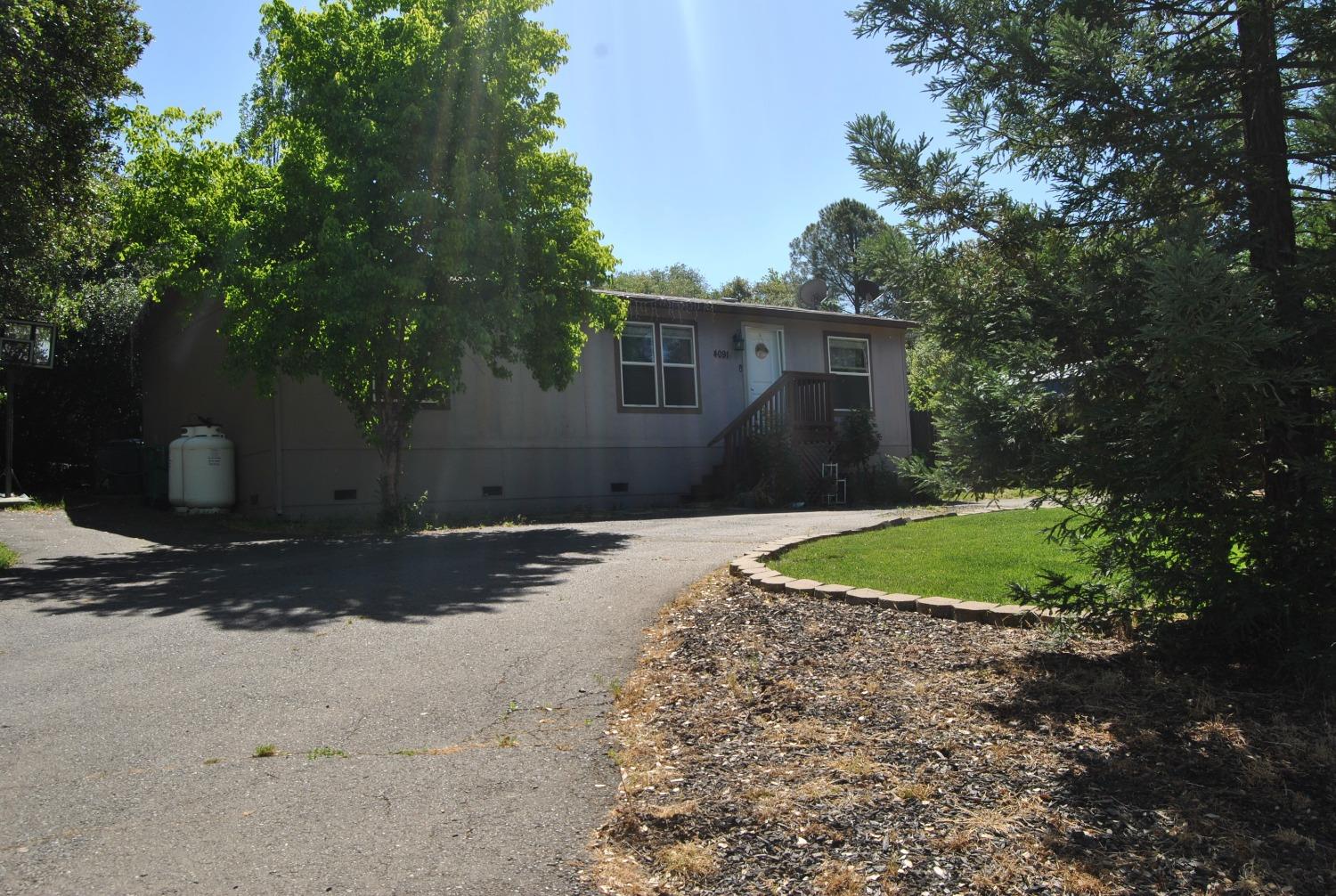 Detail Gallery Image 2 of 5 For 4091 Durock Ct, Shingle Springs,  CA 95682 - 3 Beds | 2 Baths